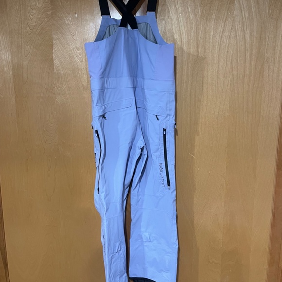 Burton ak snowboard jacket and bib pants - Picture 6 of 6